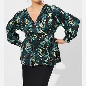 Torrid Satin Blouse Puff sleeve, Tie back, Peekaboo, Lightweight, Sexy, …